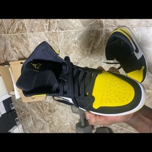 Jordan 1’s Whiz Khalifa’s!!! Black & yellow Black & yellow!!!